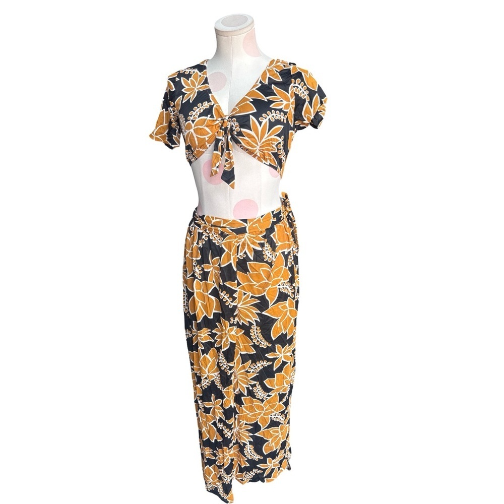 Vintage 1960's Mod Hawaiian Floral Crop top Sarong Set - Small